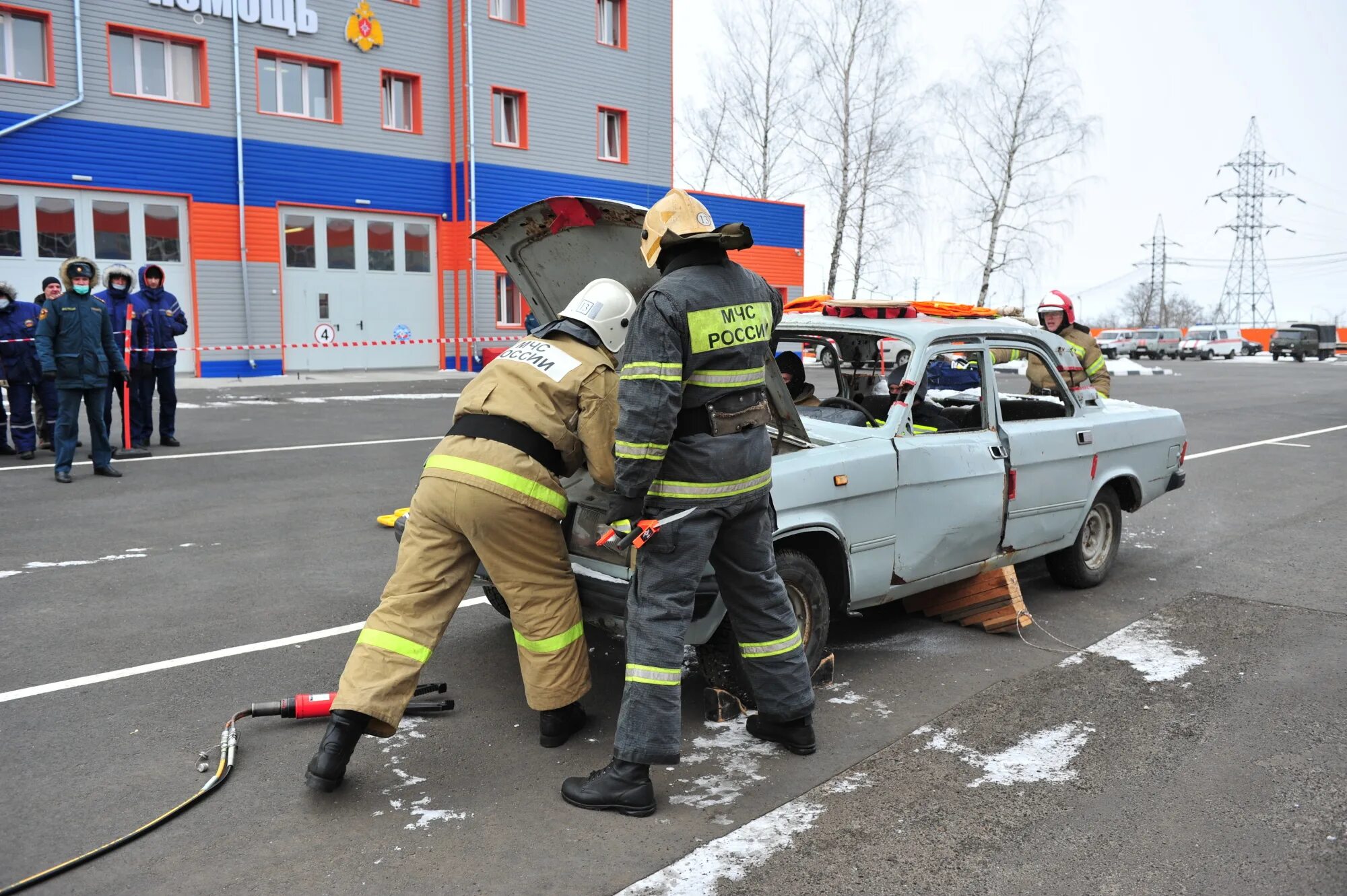 Сайт брянск сегодня. АСР при ликвидации ДТП МЧС. СПСЧ МЧС Брянск. Аварийно-спасательные работы при ДТП. Пожарно спасательная служба Брянск.