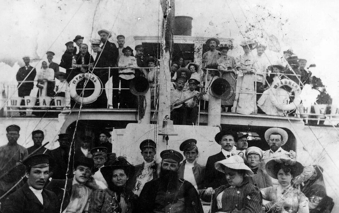 Пароход интеллигенции. Философский пароход 1917-1922. пароходы эмиграция. пароход 1917. пассажиры на палубе парохода.