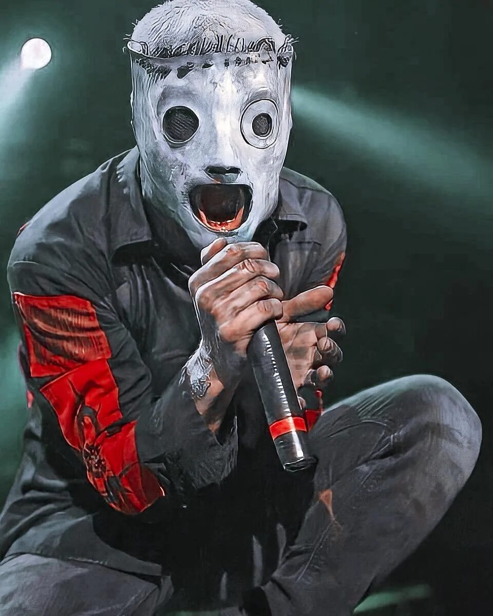 маска вокалиста