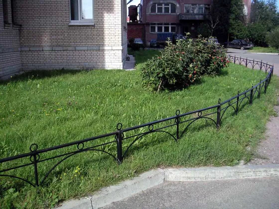 Банбу за железным ограждением. Ограждения металлические. Банбу за железным ограждением. Банбу за железным ограждением. Банбу за железным ограждением.