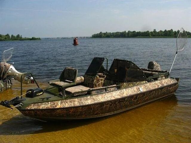 Лодка для рыбалки тюнинг. Советская лодка для рыбалки. алюминиевые лодки для рыбалки. промысловая лодка с мотором. переделка лодки для рыбалки.
