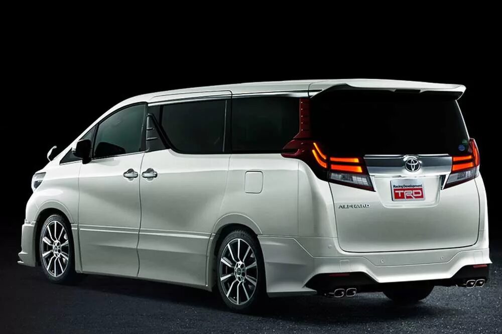 Чем отличается альфард от тойота веллфайр. Toyota минивэн Alphard 2016. Тойота альфард 2016. Тойота альфард ТРД. Toyota Alphard TRD.