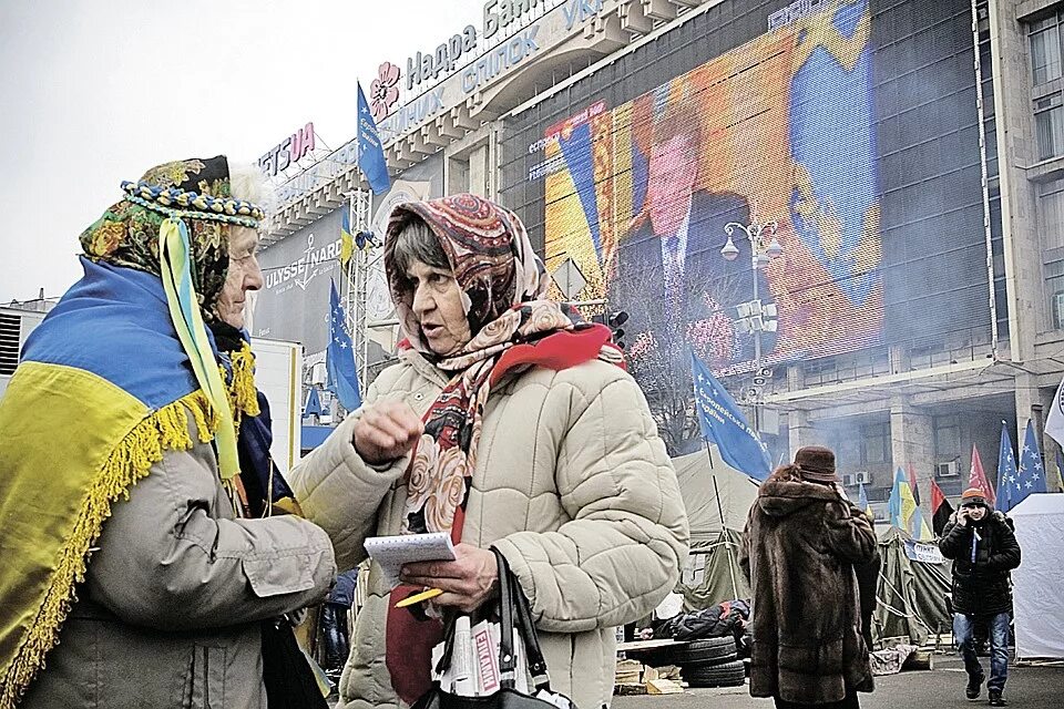 Крым после майдана. Кастрюлеголовые на Майдане. Скачут на Майдане. Кастрюли на Майдане.