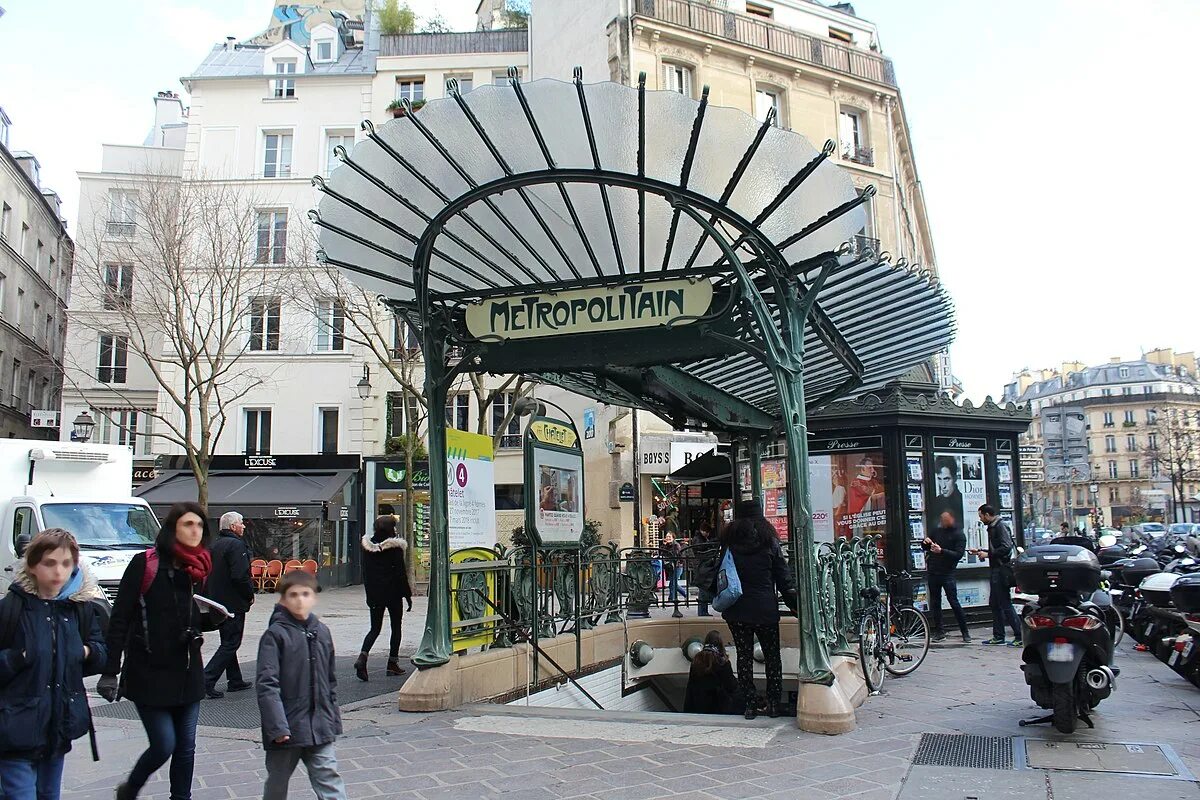 Chatelet станция метро Париж. Станция метро Шатле Париж. Парижский метрополитен Гимар. Метро Парижа Chatelet.