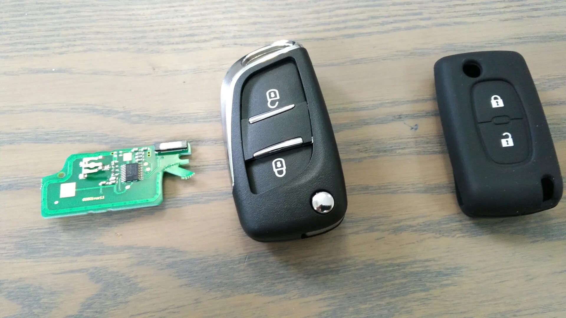 Ключ шкода суперб 2. Чип ключ рапид 2015. Ключ skoda kodiaq. Ключи от шкода кодиак 2020. Ключ шкода суперб 3.