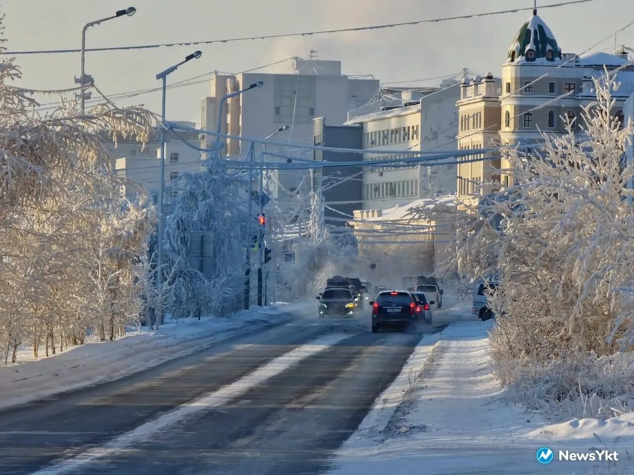 Сильный снег. Февраль метель. Якутск. Небольшой снег.