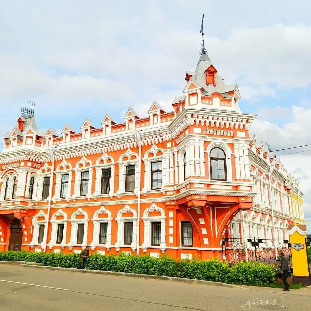 Врач 18 сарапул. Дом купца башенина в сарапуле. дом купца корешева сарапул. дом купца смагина сарапул. сарапул купеческий дом.