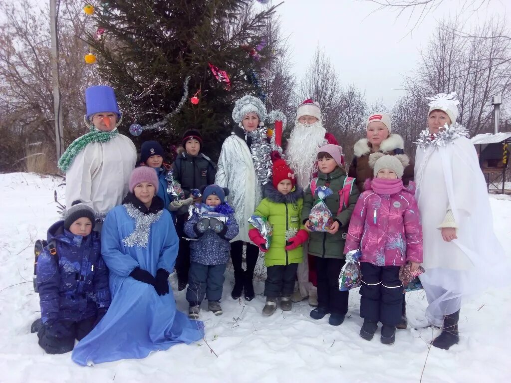 Новый год в 18 00. Новый год в новоклязьминском селе. новый год в берёзовке. новый год в новобусино. в песочнево праздник.