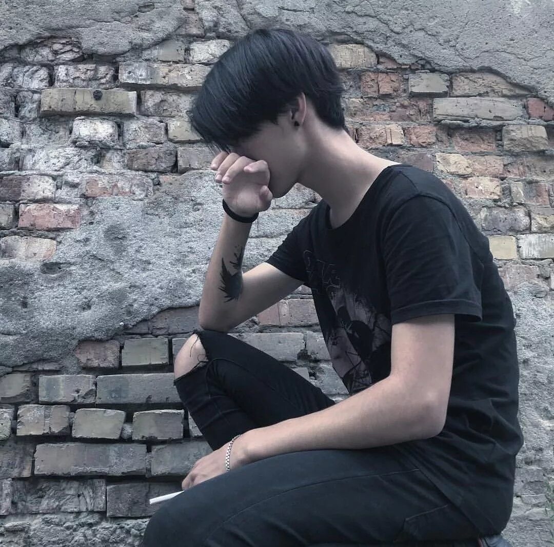 Крис кис. Пацан с черными волосами. Кореан бой ulzzang. Парень с черными волосами. Парень с черными волосами эстетика.