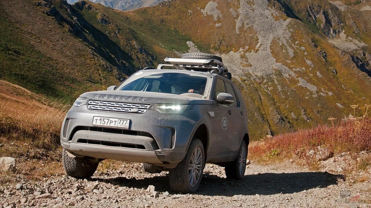 Дискавери 5 дизель. Ленд Ровер Дискавери 5 экспедиционный. Land Rover Discovery 5 запаска. Экспедиционный Discovery 4. Discovery 5 белый.