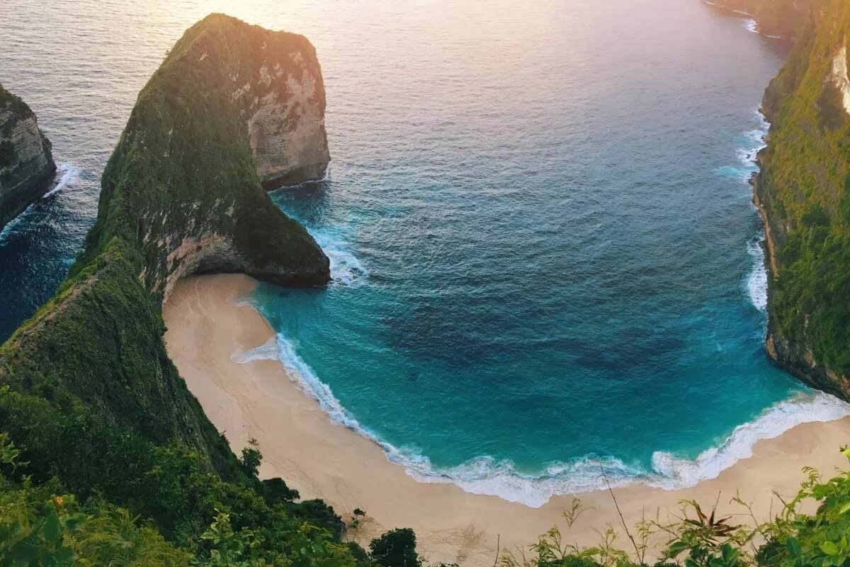 Пляж нуса пенида бали. Kelingking beach. Kelingking beach. Kelingking beach нуса. Nusa penida бали.