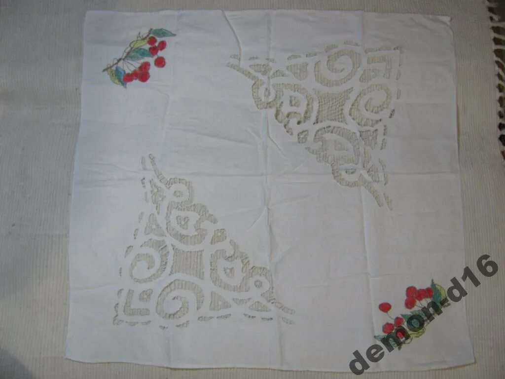 пинкип хардангер. клоун на платочке вышивание. платок вышитый крестиком. платок с вышивкой. платок с вышивкой.