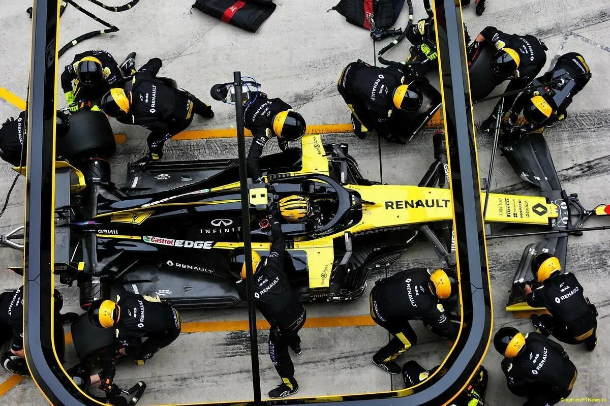 Вершина автоспорта формула 1. Renault f1. F1 Pitstop MCLAREN. Renault f1 2020. Renault f1 engine.
