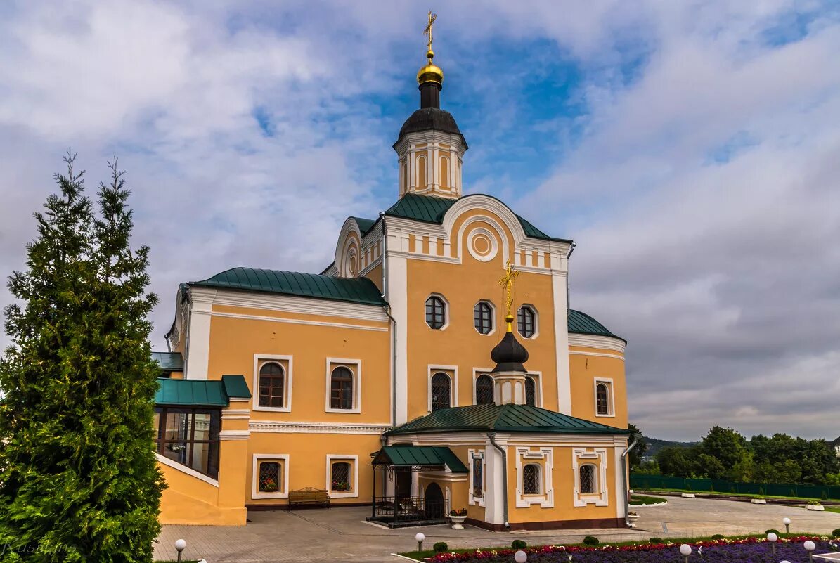 Свято-Троицкий мужской монастырь Смоленск. Свято-Троицкий женский монастырь Смоленск. Троицкий мужской монастырь (Смоленск). Троицкая Церковь Смоленск. Женский монастырь святой троицы