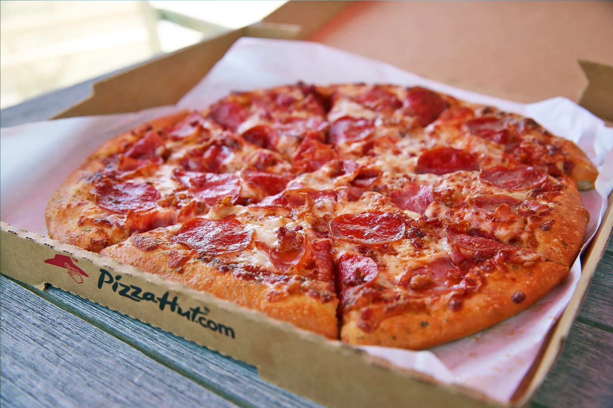 Пицца хат заказ. "Пицца". Pizza Hut. Пицца пепперони пицца хат. Пицца красивое фото.