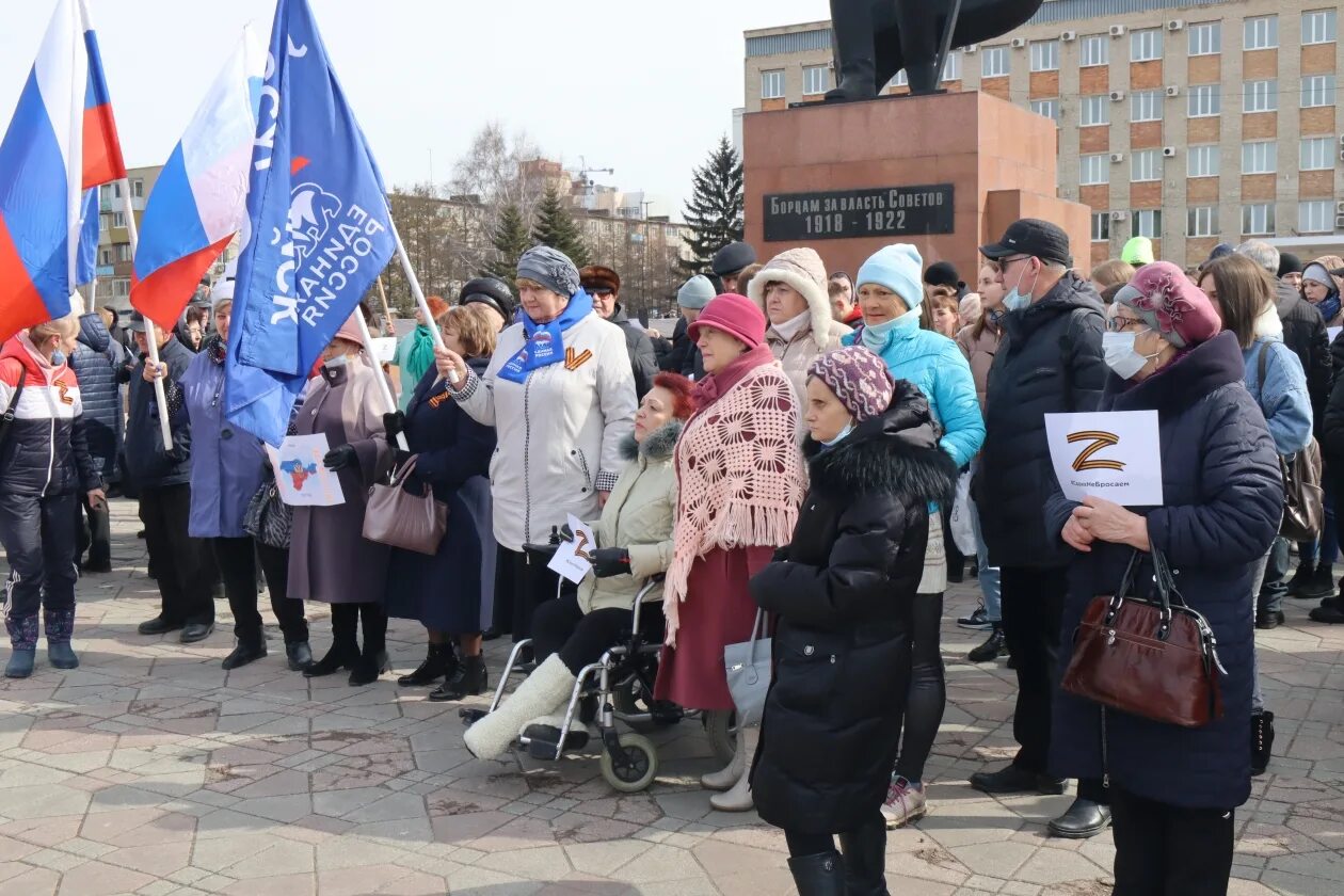 Когда вошли в крым 2014 году. Годовщина присоединения Крыма к России. Крымчане празднуют присоединение к России. 8 Лет со дня присоединения Крыма. Крым после присоединения к России.