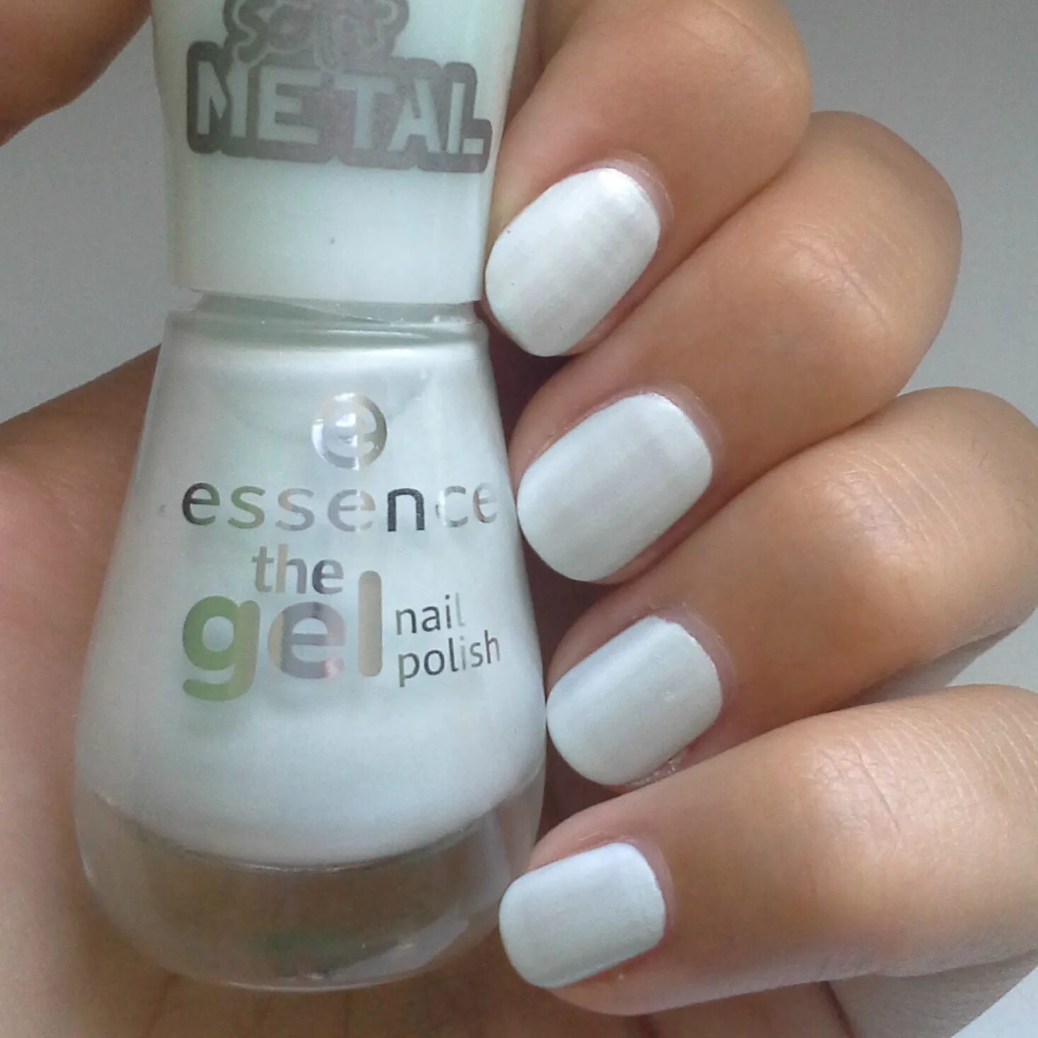 Лак Эссенс палитра. Лак для ногтей Эссенс Эссенс. Essence the Gel Nail Polish. `Essence` Gel Nail Colour палитра.