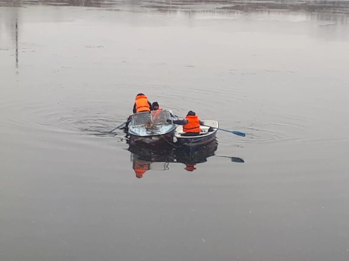 Запрет выхода на лодке. Маломерные суда на водоемах России. Запрет выхода на воду на лодке. Маломерные суда на водоемах фото.