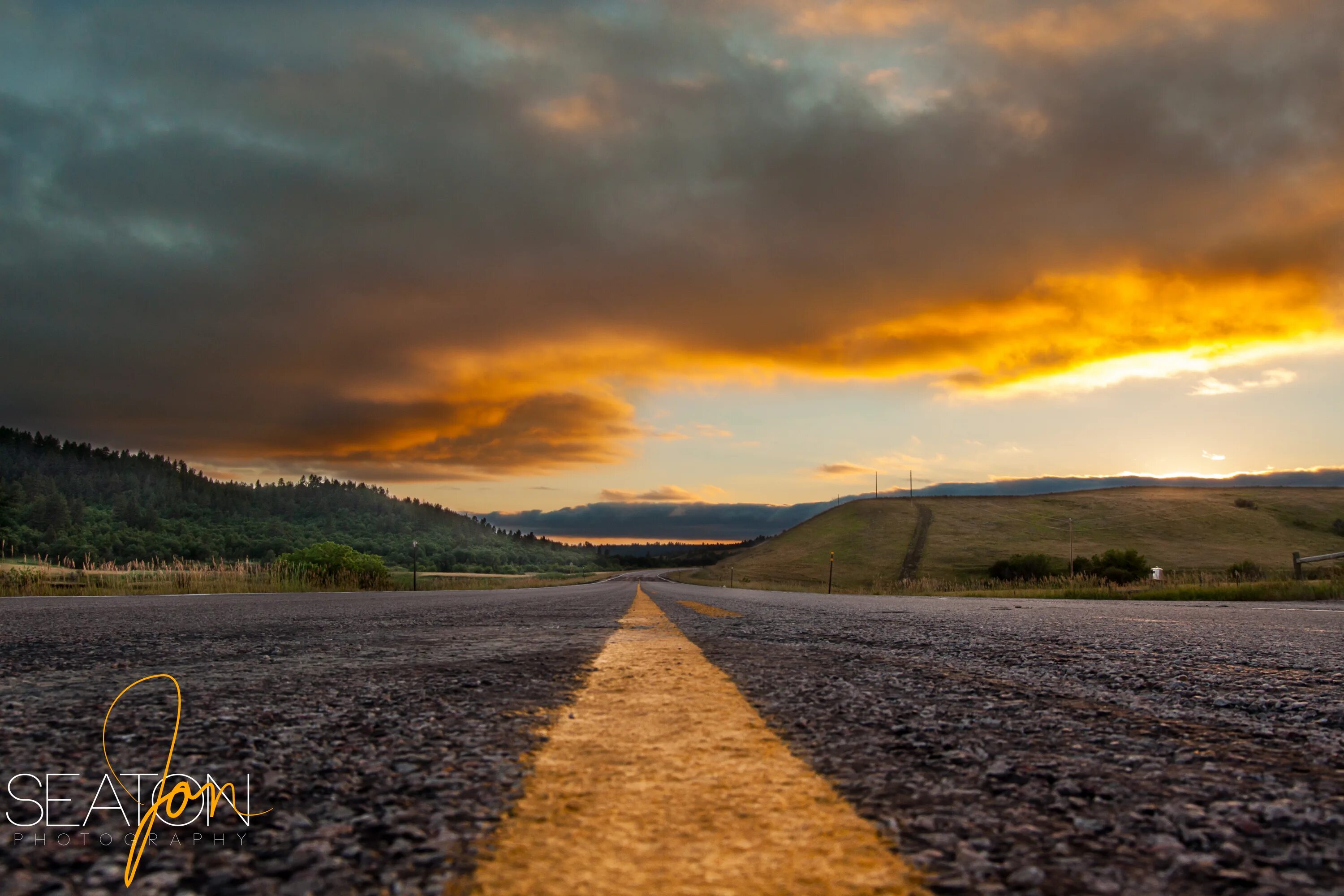 Road views. Дорога закат. Дорога в Горизонт. Дорога с закатом с боку. Горизонт дорога закат.