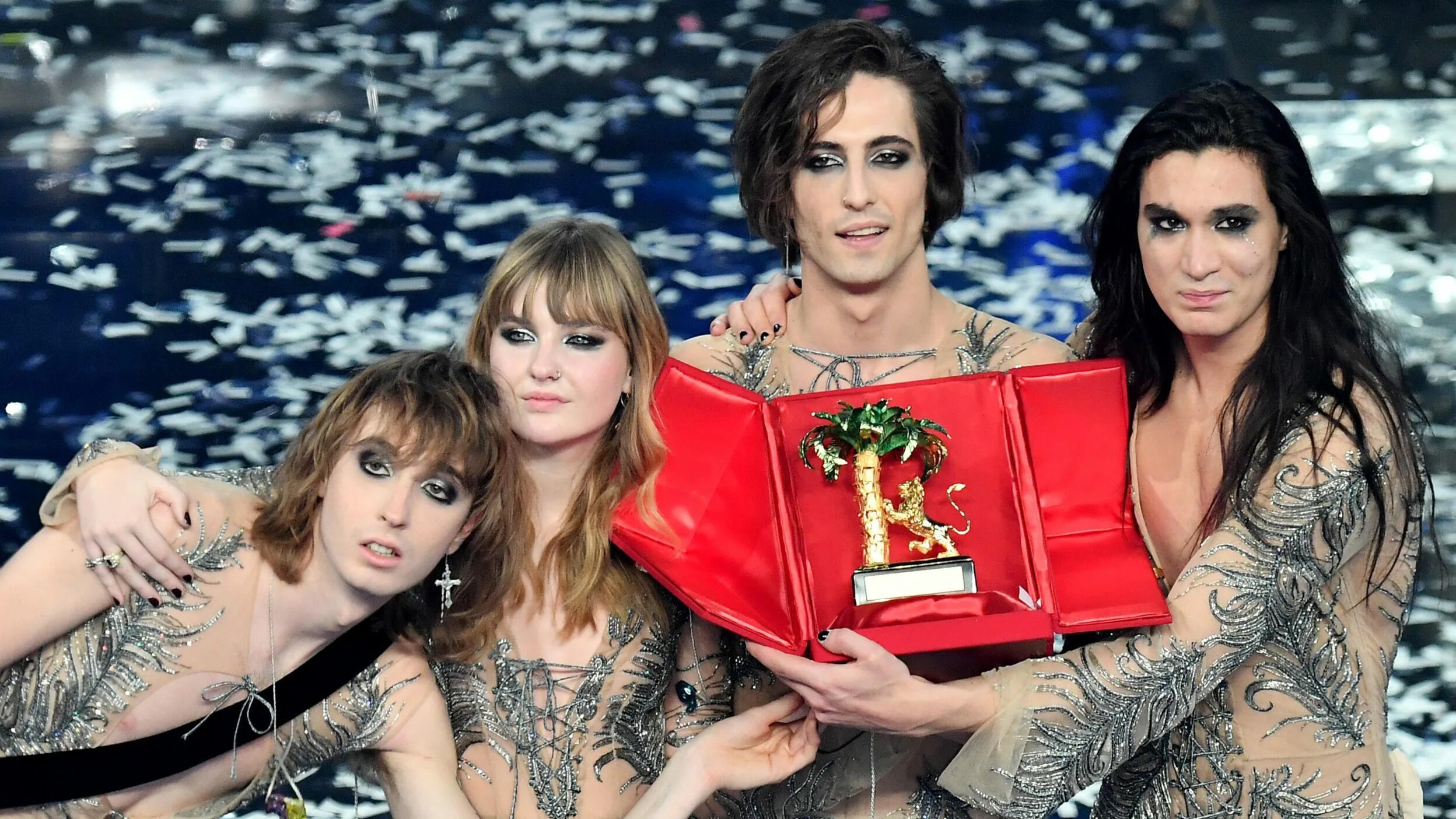 Maneskin covers. Maneskin covers. Группа måneskin. Maneskin phoroshoot. Maneskin евровидение 2021.