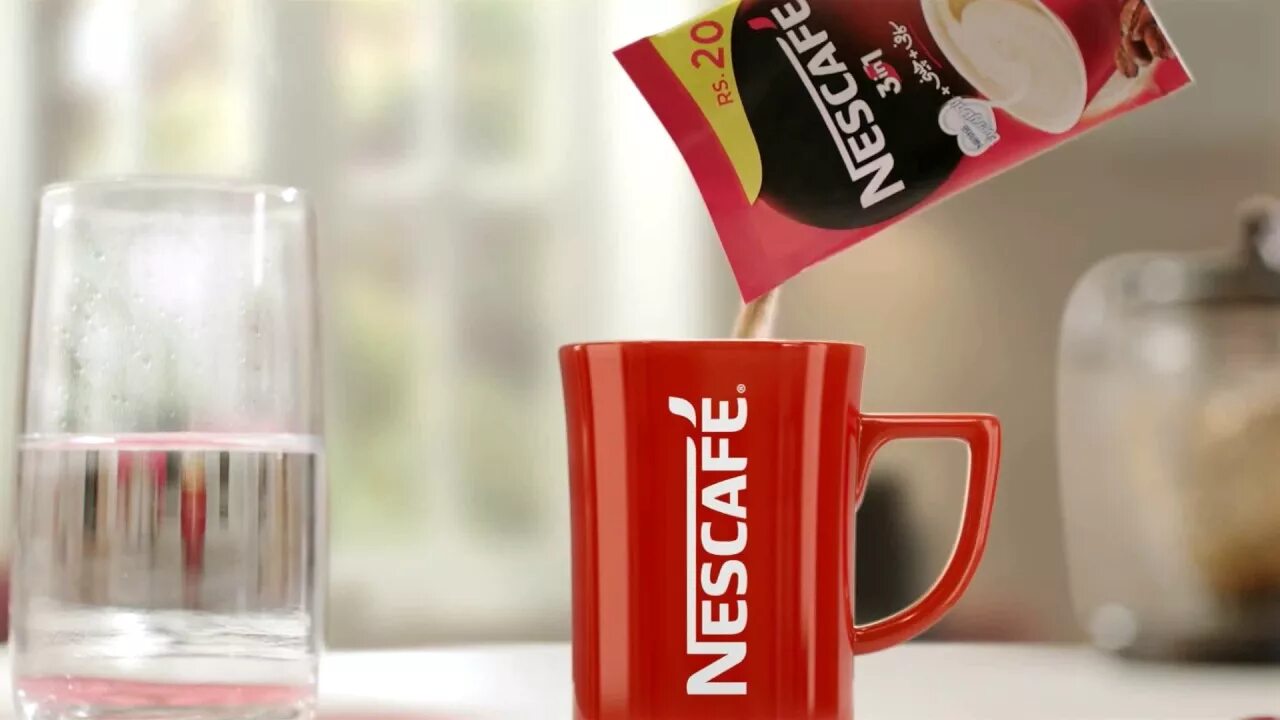 Нескафе розовый. Nescafe на пластик Cup. Кофе Нескафе розовый. Бокал Нескафе.