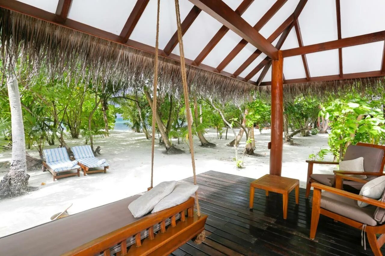 Medhufushi island 5. Отель Medhufushi Island Resort 4. Medhufushi Island 5 Мальдивы. COCOGIRI Мальдивы. Атолл Мииму Мальдивы.