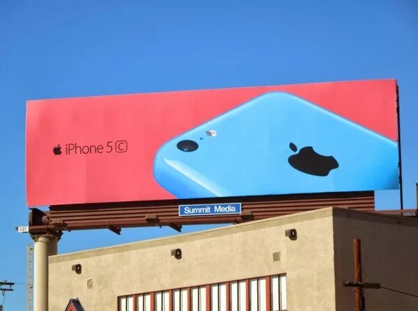 Биллборд Эппл. Айфон билборд. Рекламные щиты Apple. Рекламный щит айфон. Задолбала реклама на телефоне