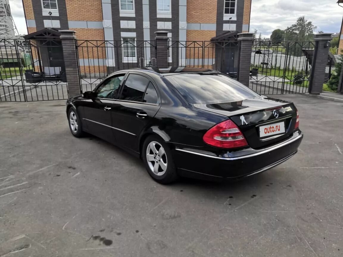 Mercedes 2005 годов. Мерседес 211 2005. Мерседес е 2005. Мерседес w211 2005. Мерседес е200 2005.