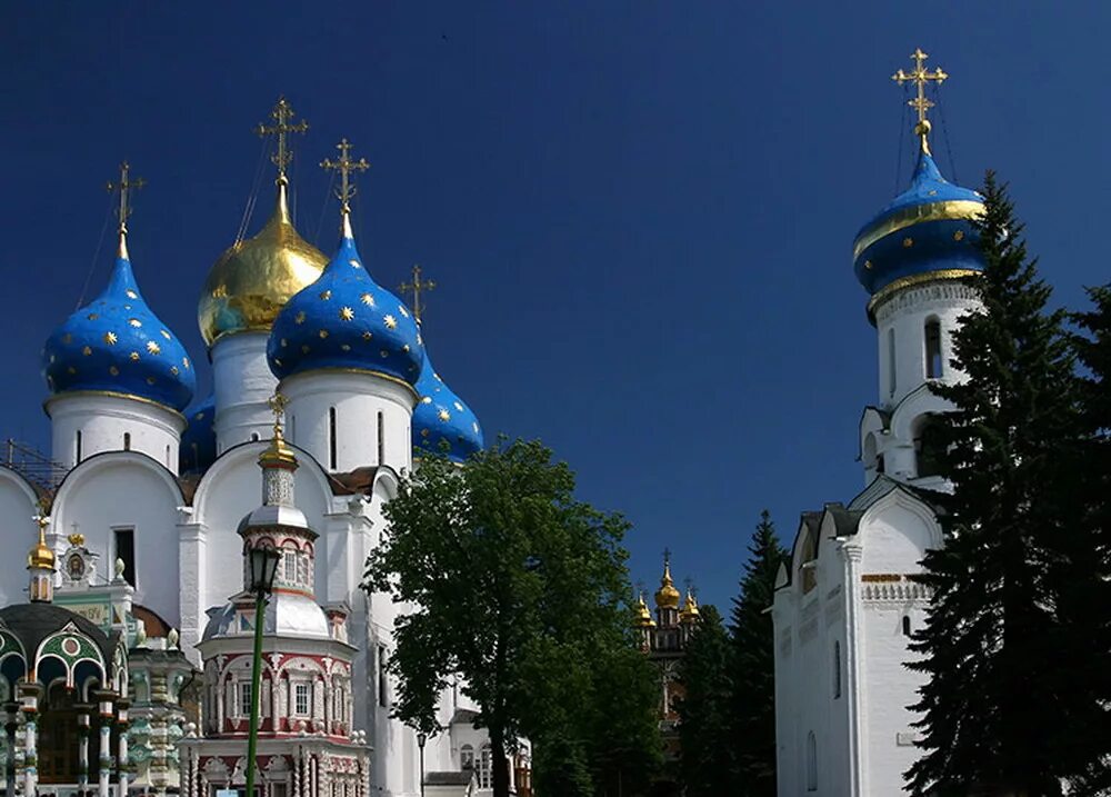 Успенский собор троице-сергиевой лавры. Церковь илии пророка (ярославль). Храм город название. Г. Храм воронеж благовещенский собор.