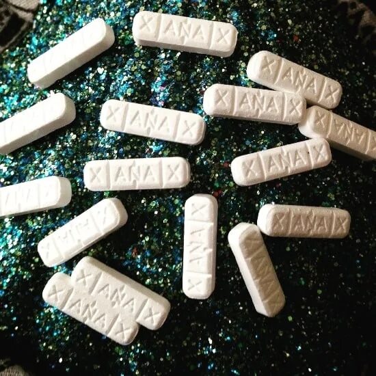 Xanax что это. Что такое ксанакс в нарко. Ксанакс нарко эффект. Ксанакс Эстетика. Что такое ксанакс таблетки наркотики.