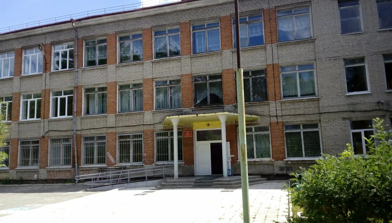 2 лицей чебоксары 2 корпус. Лицей два. Брянский городской лицей №2 им. Ломоносова. Лицей номер 2 в минске.