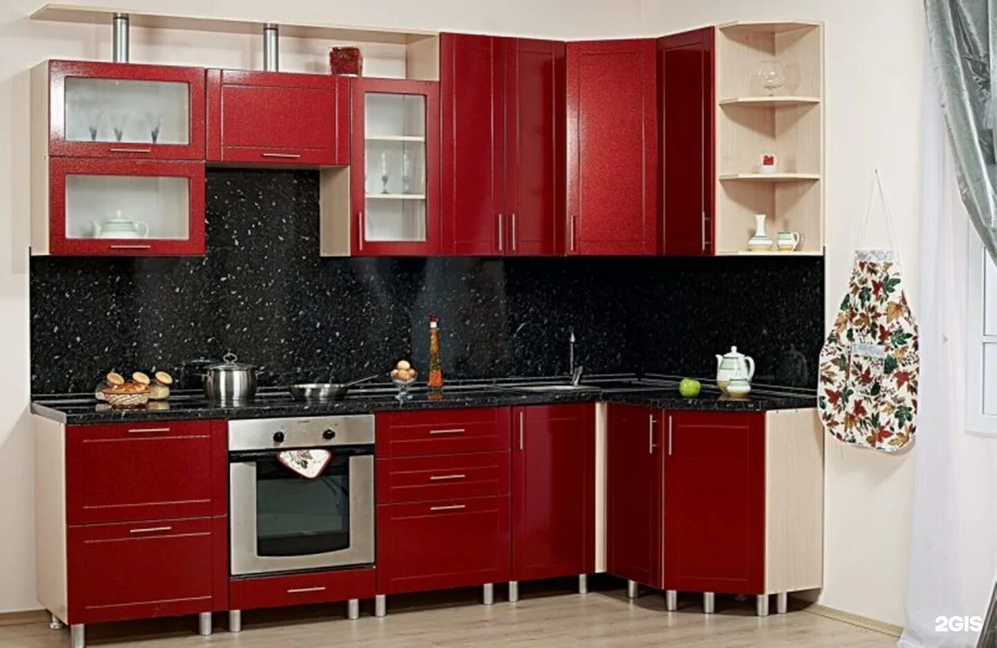 Кухонный гарнитур. Кухонные гарнитуры угловые. Кухонный гарнитур углом. Кухонный гарнитур угловой красный.