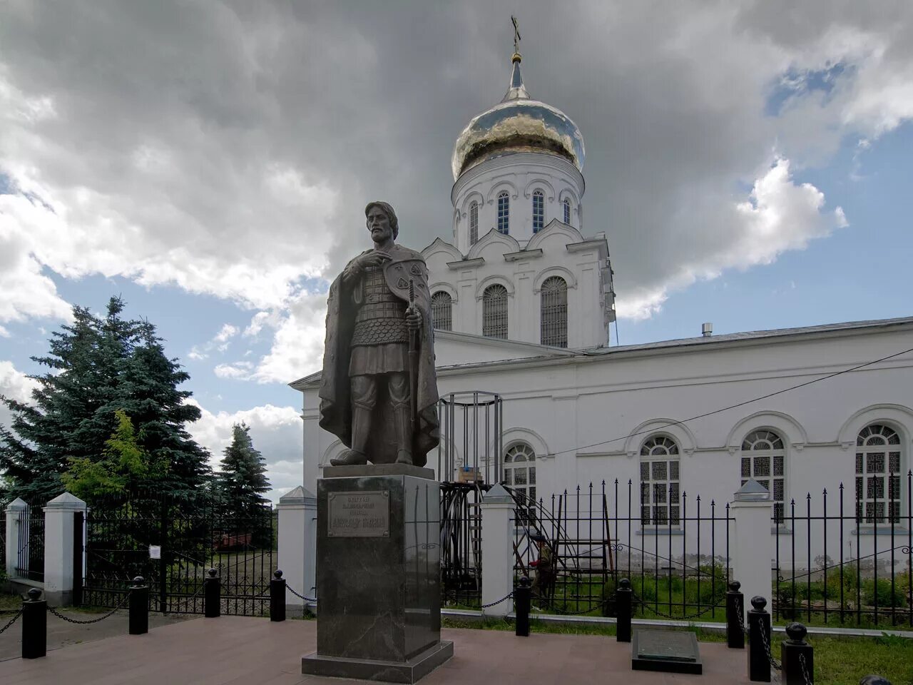 Новое название александров. Памятник Александру Невскому в Александрове.