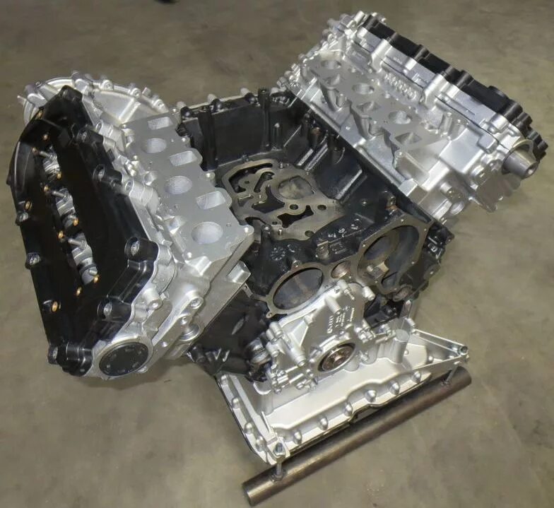 Двигатель q7 3.0 tdi. Блок двигателя Audi q7 v8. Двигатель Ауди ку7 3.0. ДВС Ауди q7 3.0 дизель. ДВС Туарег 3.0 дизель Каса.