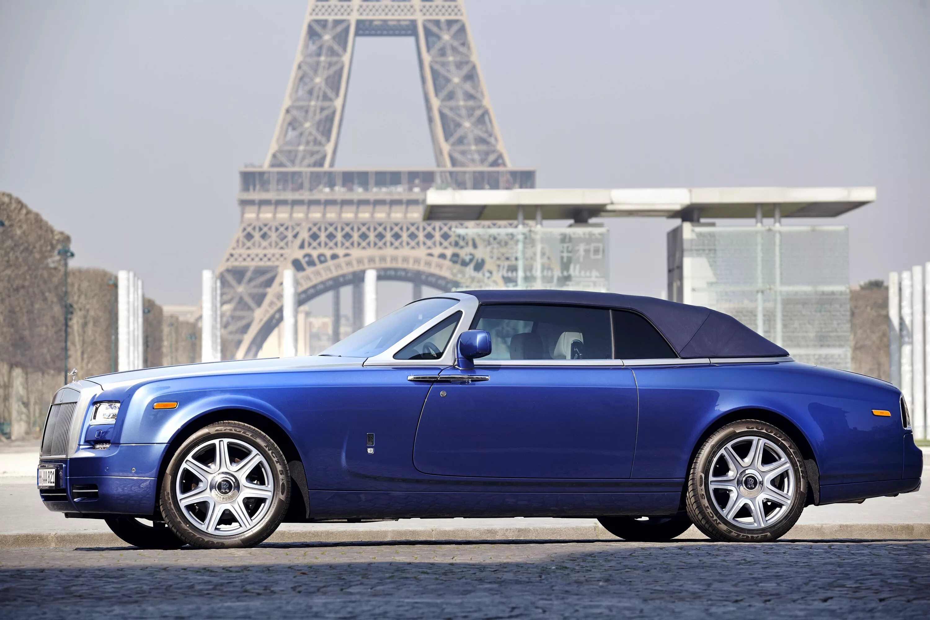 Роллс ройс купе. Rolls Royce Phantom Drophead Coupe. Rolls Royce Phantom купе. Роллс Ройс Фантом кабриолет. 2012 Rolls-Royce Phantom Drophead Coupe.