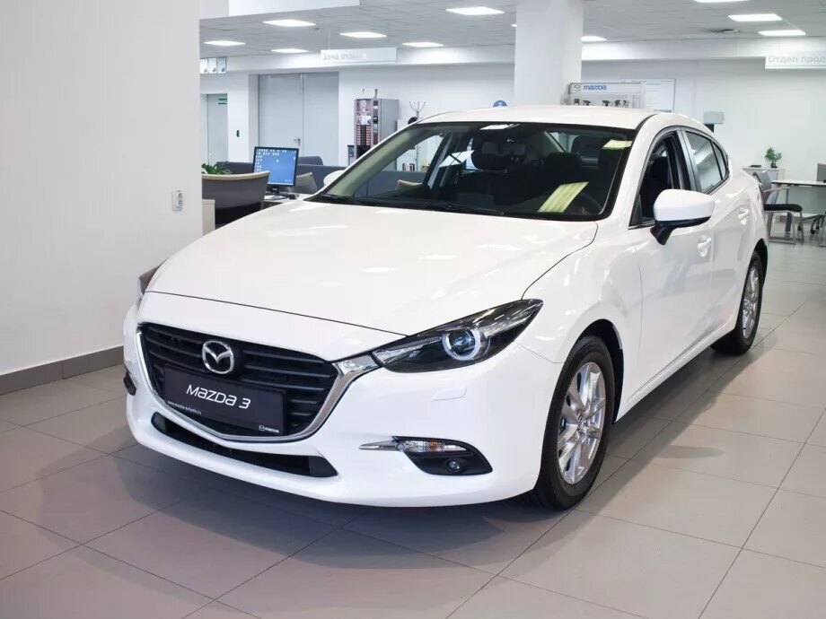 Купить мазду новую у официального дилера цены. Мазда 3 2018 на белом. Mazda 3 BM 2017. Mazda 3 III (BM) 2017. Мазда 3 2017 белая.