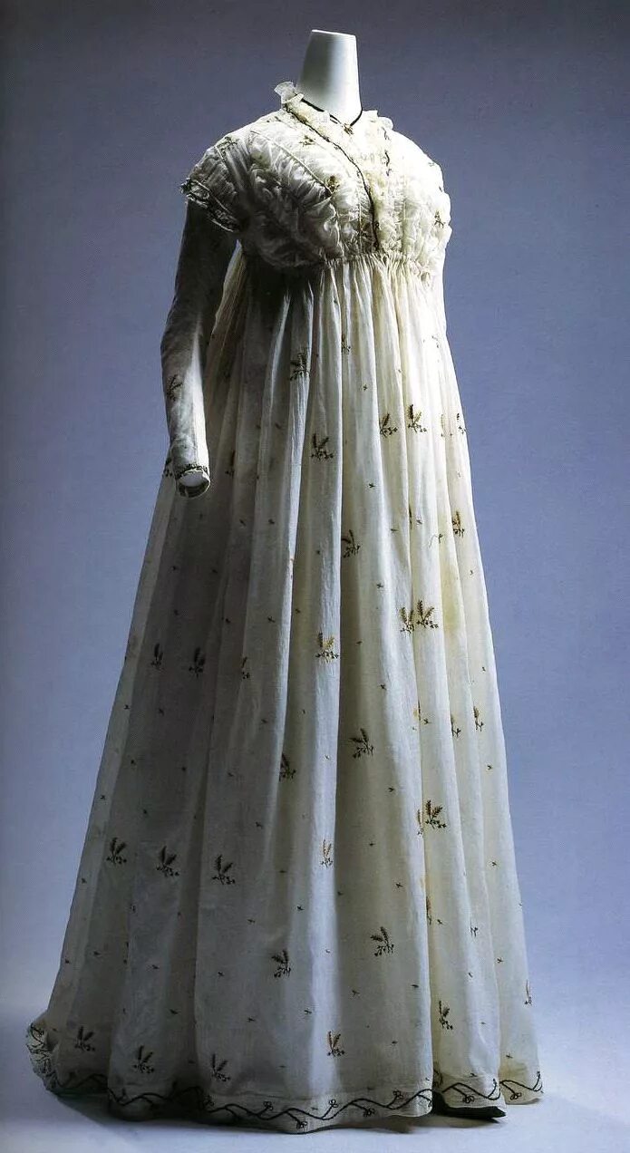 Капот женская одежда. Муслиновые платья 19 века Ампир. Муслиновые платья 19 века Англия. Креповое платье 19 век. Муслин платье.