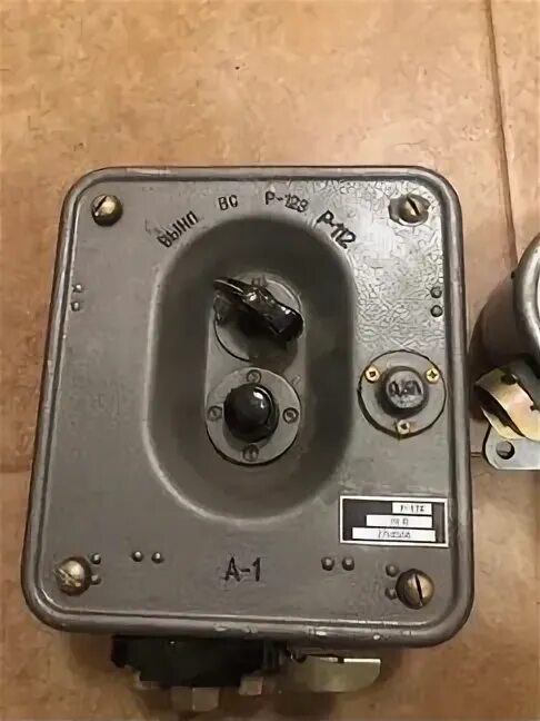 Р-124 радиостанция. Р 124. Переключатель нагрудный тпу р-123. Танковое переговорное устройство р-124. Р-124 комплект.