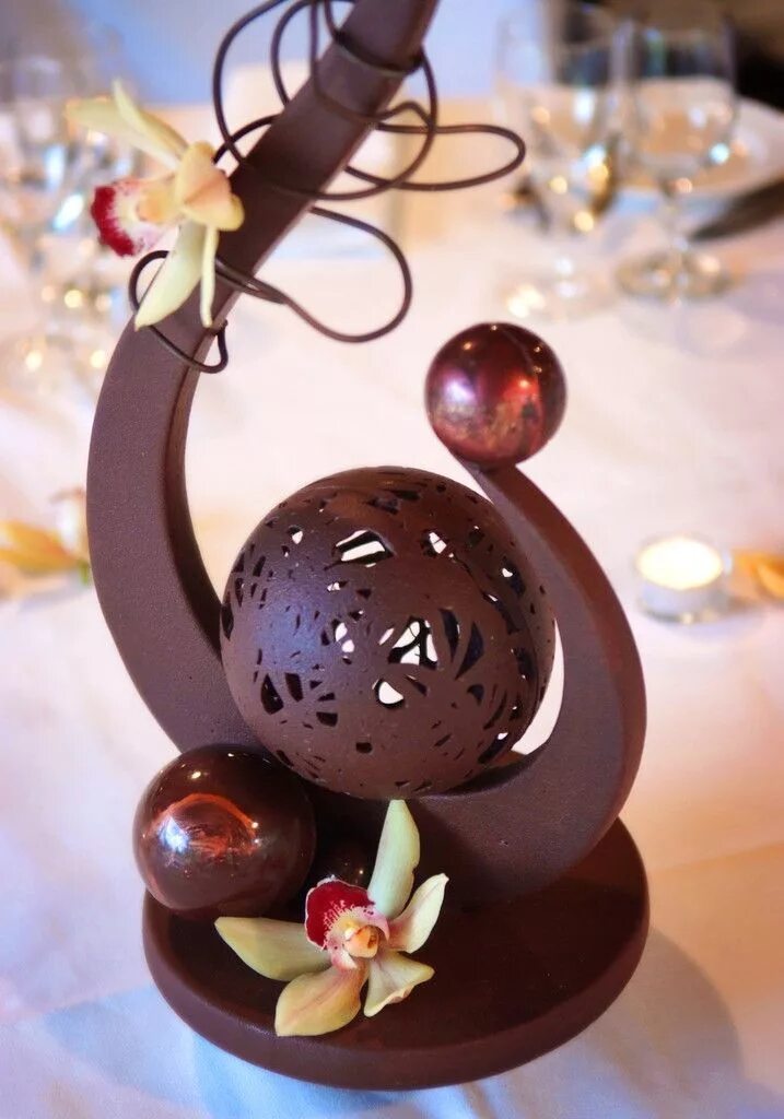 Изделия из шоколада. Шоколадный декор. Декор из шоколада. Шоколадные украшения.