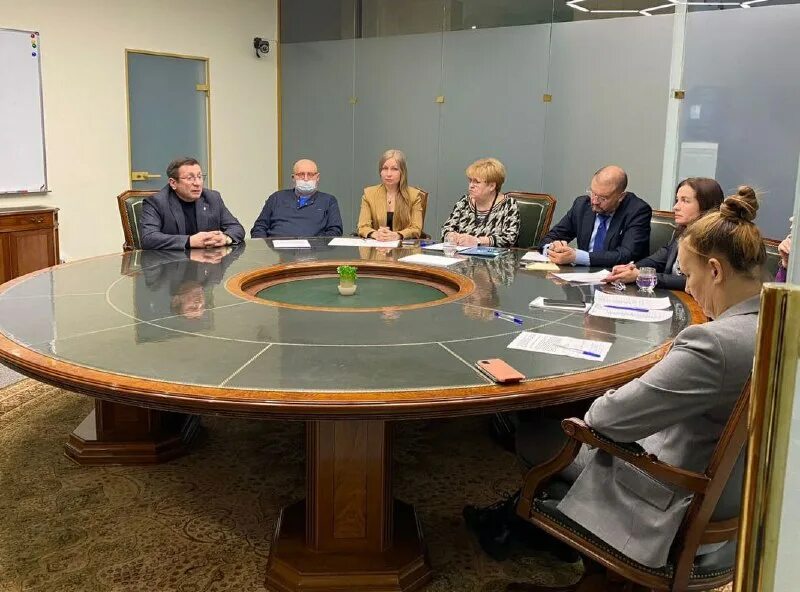 С днем арбитражного управляющего открытка. Арбитражный управляющий. Требования к арбитражному управляющему. Государственные школы в спб. Арбитражных управляющих 2023.