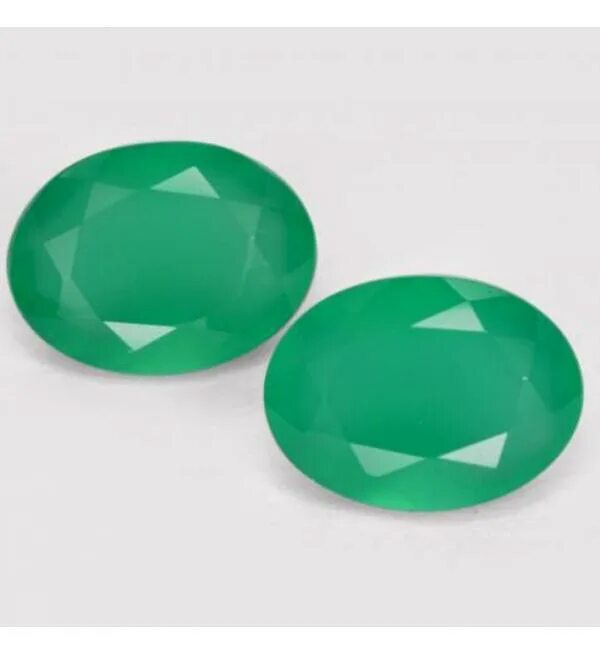 Купить агаты зеленые. Зеленый агат в огранке. Зелёный агат камень. Ботсванский агат зеленый. Агат зелёный овал 9*7 мм.