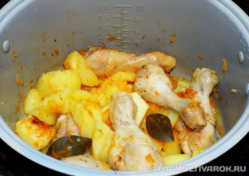 Куриные ножки с картошкой в мультиварке