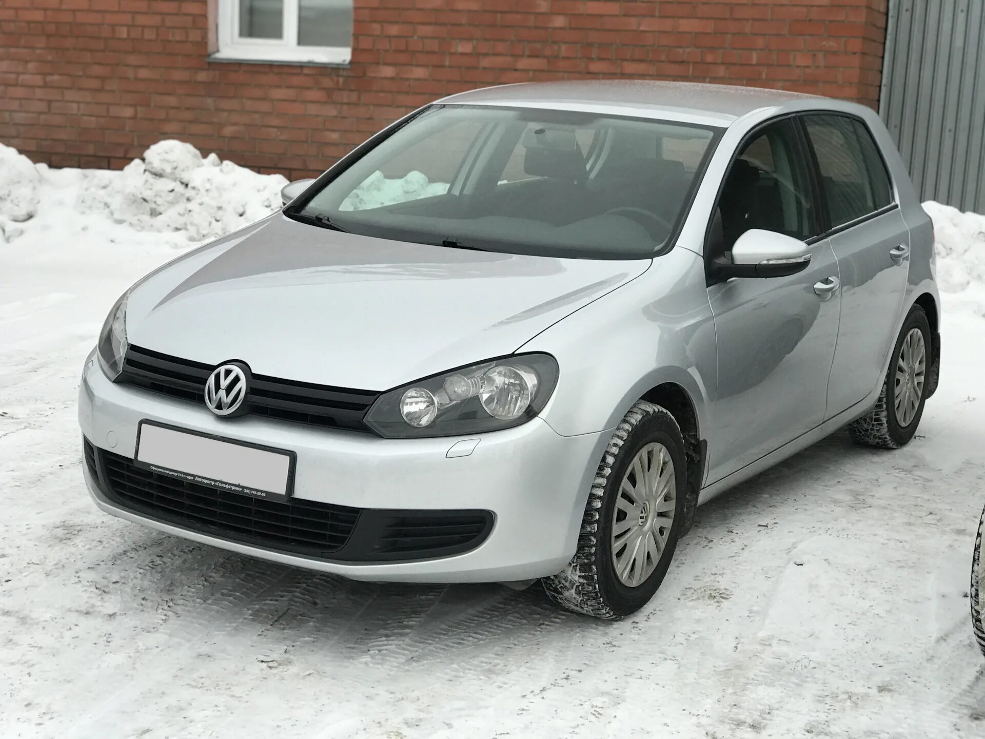 Гольф купить екатеринбург. VW Golf 6. Volkswagen Golf 6 белый. Гольф 6 1.6. Гольф 2002 1.6.