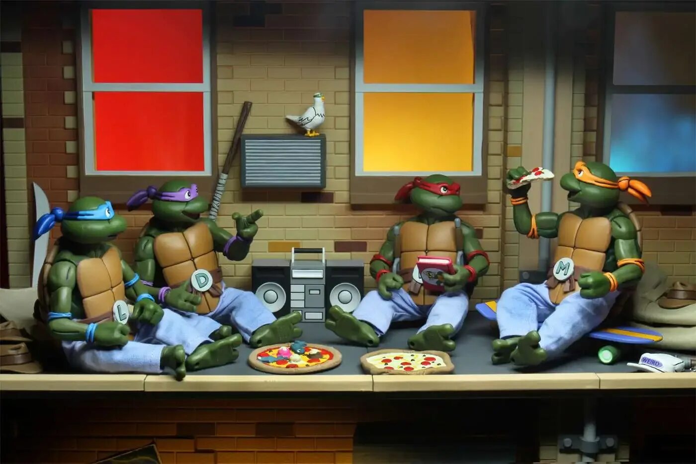 Включи папа черепашки. NECA TMNT Turtles in Disguise. Teenage Mutant Ninja Turtles 1987 pizza. TMNT Disguise. NECA TMNT Disguise Turtles.