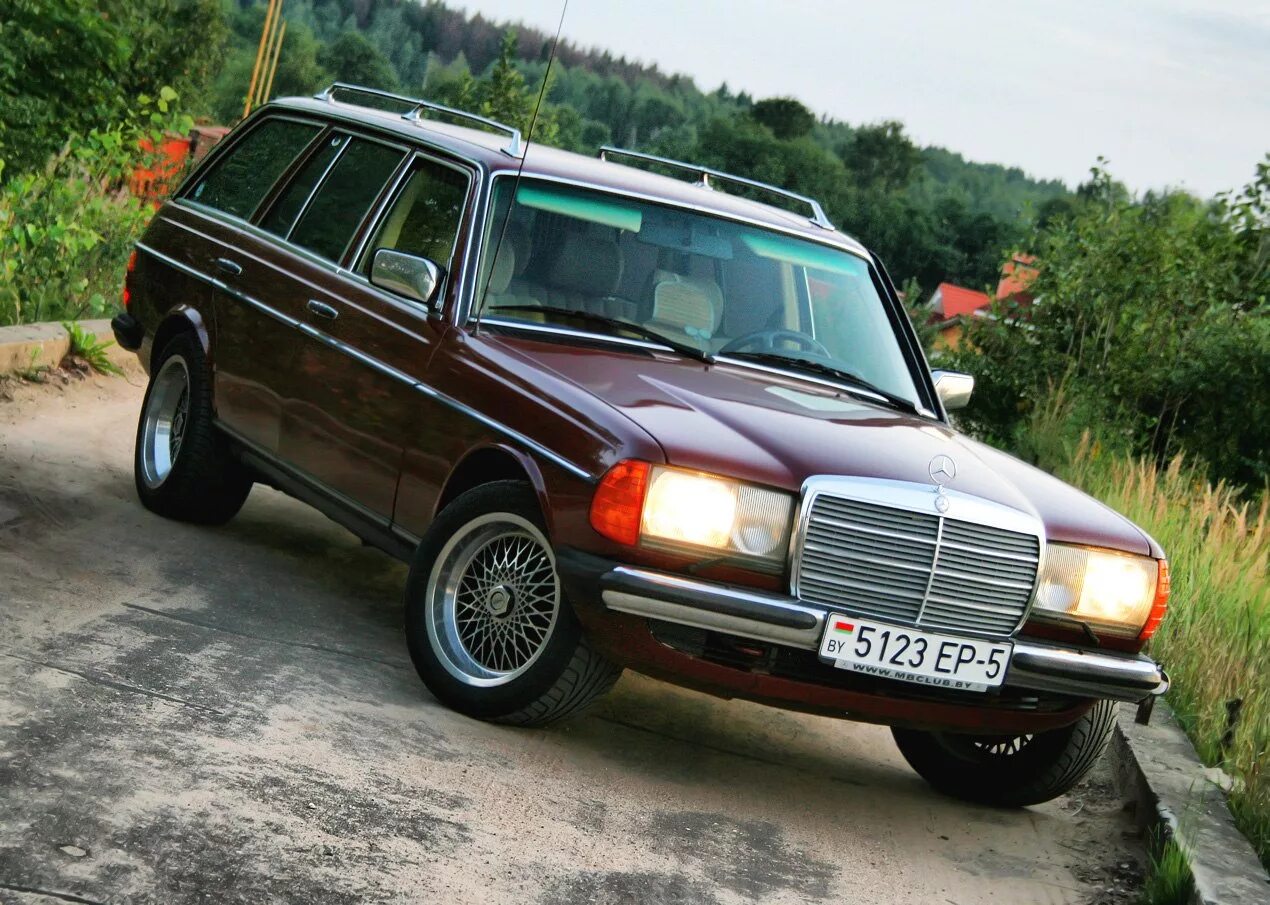 Купить мерседес w123. Mercedes-Benz w123 универсал. Мерседес-Бенц 123 универсал. Мерседес Бенц w123 универсал. Mercedes w123 Wagon.