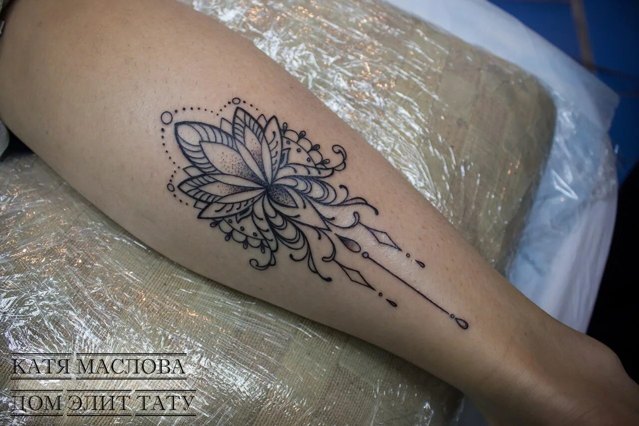 Тат лит. Татуировки лил пипа на лице. Тату на лице. Эскизы тату на шею. Тату книга.