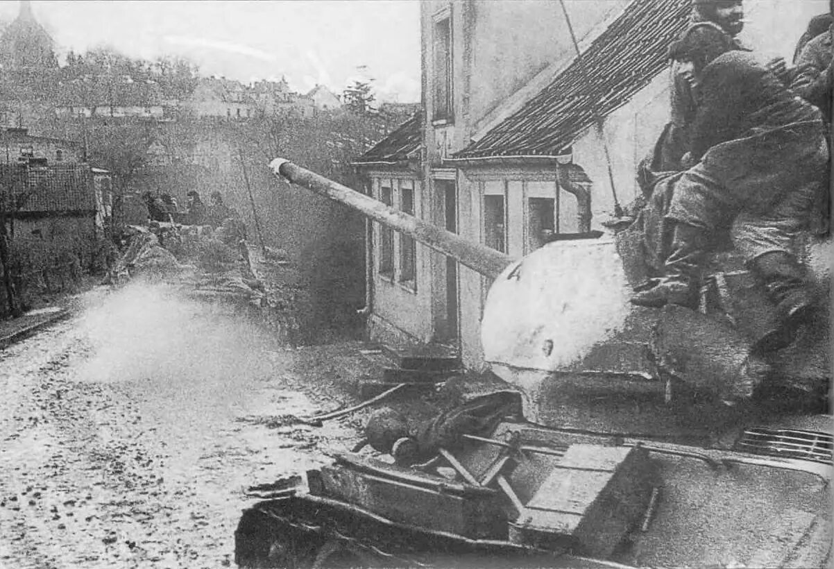 1945 год восточный фронт. Т-34-85 Восточная Пруссия. Штурм Кенигсберга 1945. Т-34 В Восточной Пруссии. 2 Белорусский фронт Восточная Пруссия.