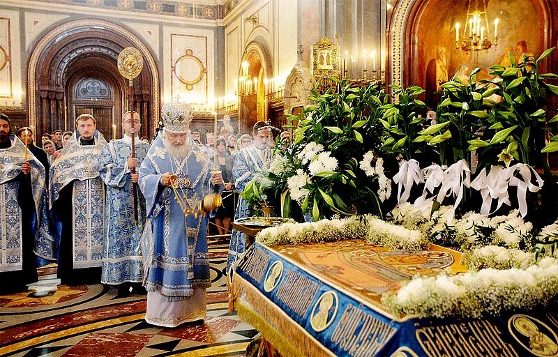 Успение Пресвятой Богородицы в Успенском соборе. Успение храм Христа Спасителя. Успение Пресвятой Богородицы праздник в церкви. Успение Пресвятой Богородицы ХХС. Случай в церкви успения божьей матери