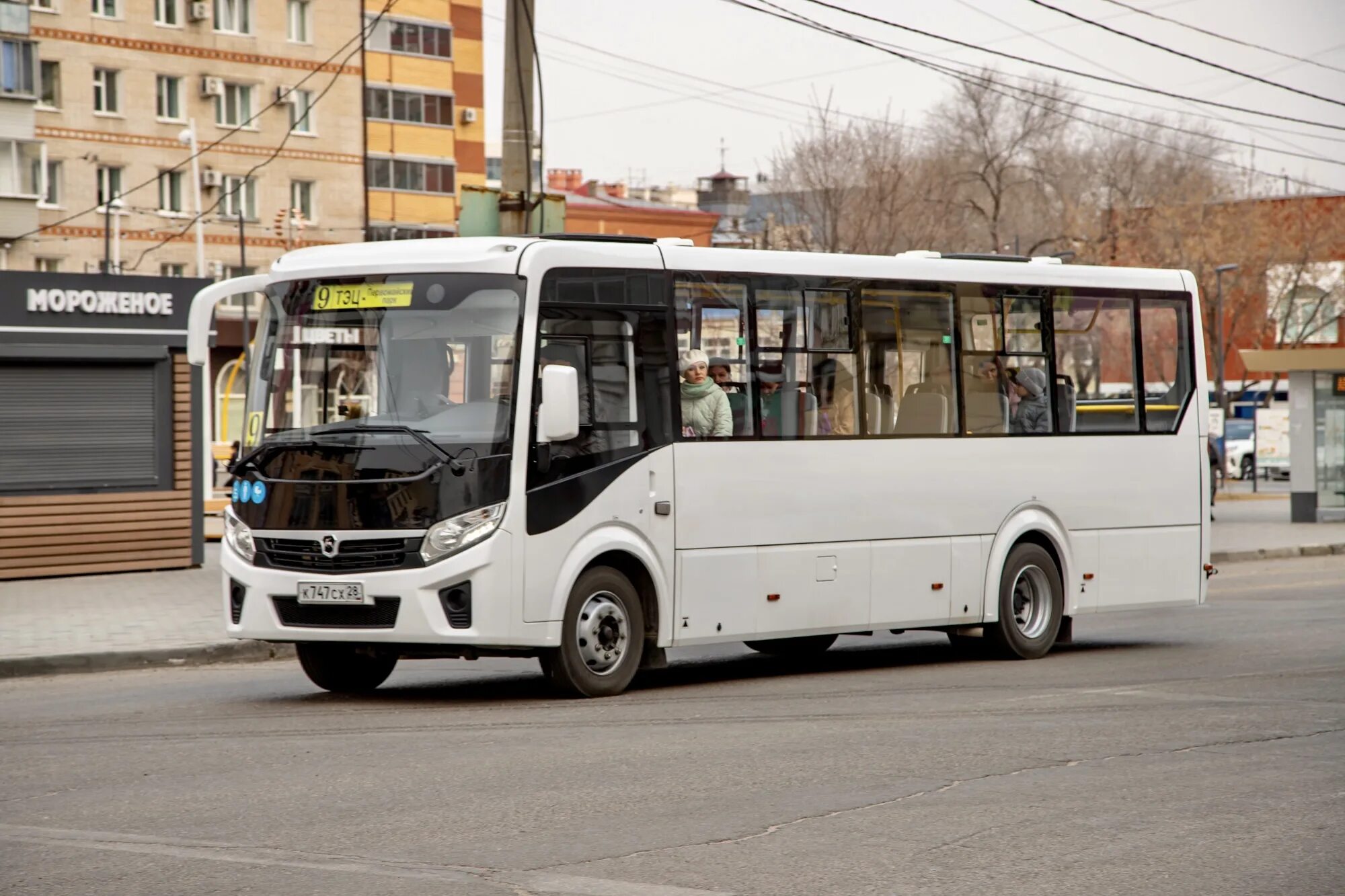 Проезд автобус благовещенск. Автобусы благовещенск. общественный транспорт благовещенска. автобус на родительский день. фотографии автобусов.