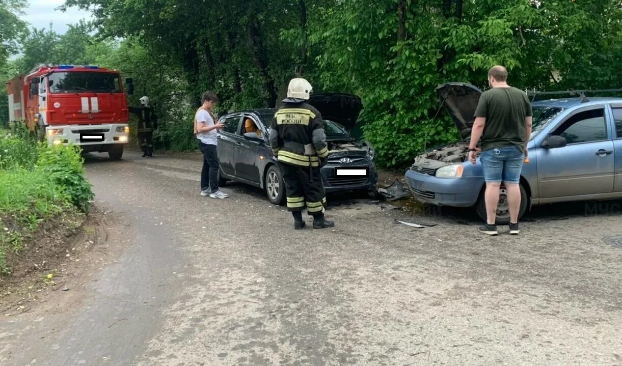 Авария на набережной калуга. Чп калуга. Авария в анненках калуга. Авария асеньевское калужской области 2021. Чп калуга.